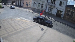 У центрі Луцька водій BMW виїхав на зустрічну смугу на односторонній дорозі (відео)
