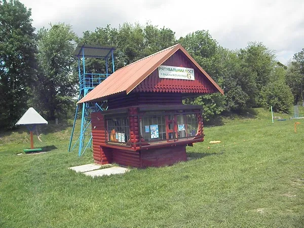 Луцькі пляжі підготували до купального сезону (фото)