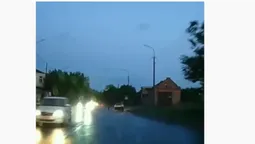 У Луцьку в автомобіля на ходу відлетіло колесо (відео)