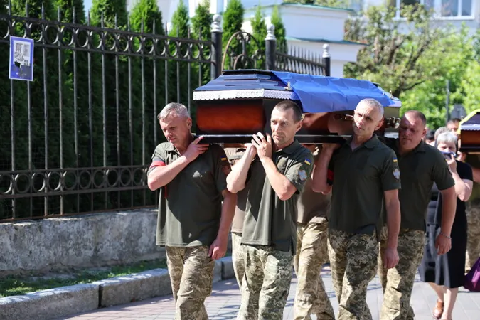 У Луцьку попрощалися із загиблими на Донеччині Юрієм Футалою та Віктором Сіліним (фото)