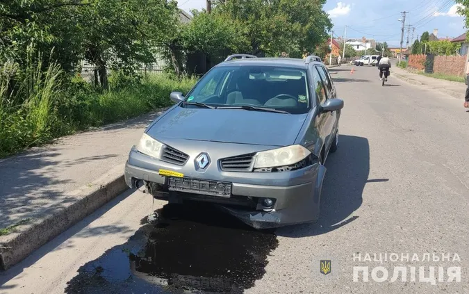 У Ковелі авто збило двох людей на тротуарі (фото)