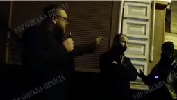 🤬 «Ви шо дебіли?», – нардеп-«слуга» облаяв поліцейських (відео)