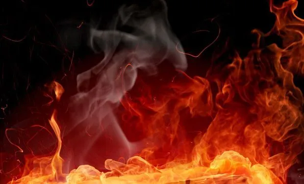 У Луцьку під час зливи горіла господарська споруда