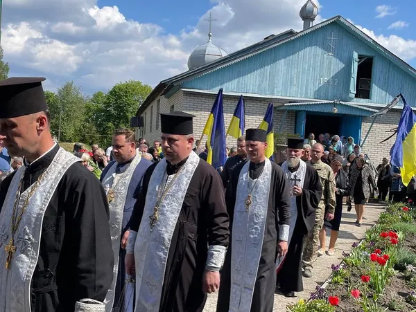 У Нововолинській громаді попрощалися з двома полеглими Героями (фото, відео)