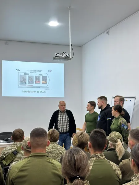 Фінські інструктори навчали волинську «екстренку» та прикордонників тактичній медицині