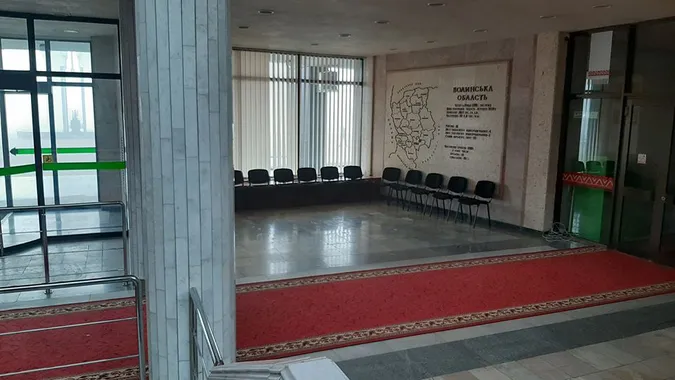 Незабаром у Волинську ОДА пускатимуть лише через центральний вхід (фото)