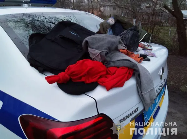 У Луцьку чоловік ховав у рукаві три пакети з наркотиками (фото)