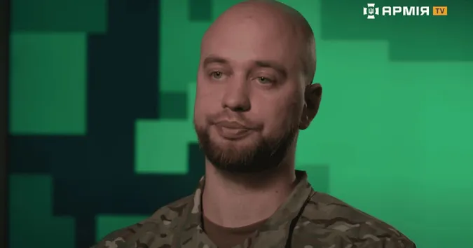 Зворушлива зустріч на війні: розвідник ЗСУ знайшов батька, якого не бачив 28 років