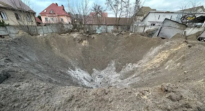Дарницький район, вирва віл вибуху