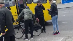 У Луцьку маршрутка збила пішохода на переході (відео)
