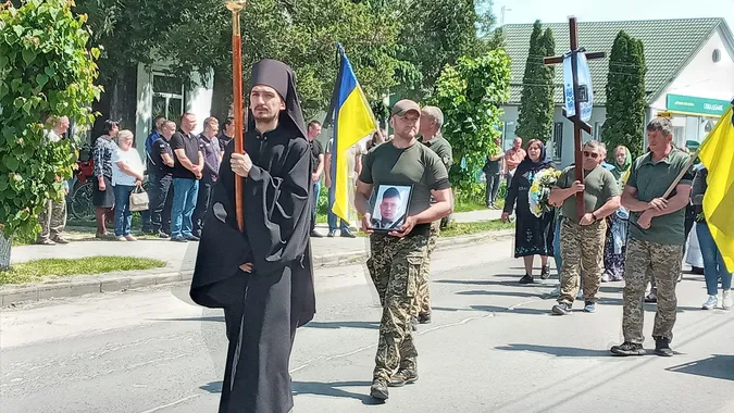 У Шацьку попрощалися із загиблим під Бахмутом молодим воїном (фото)