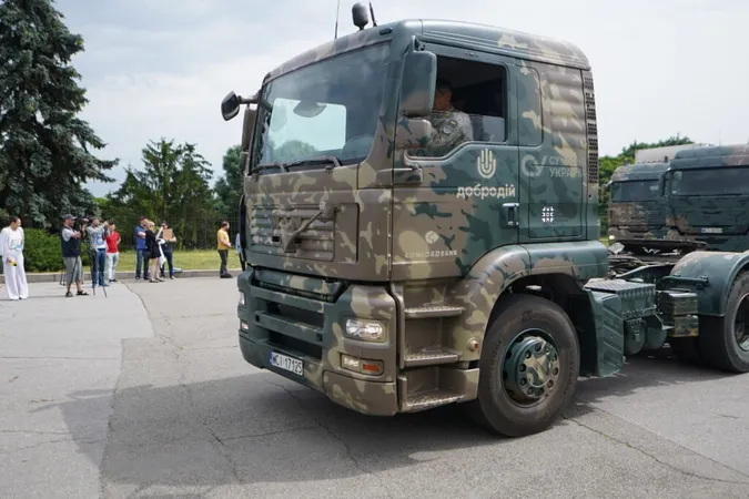 Фонд, заснований волинянином, передав ЗСУ партію вантажівок (фото, відео)