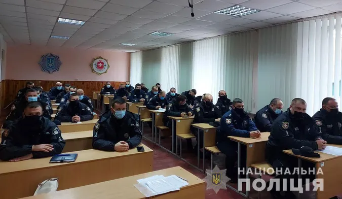 Волинські «шерифи» повправлялися у стрільбі з помповиків і пістолетів (фото)
