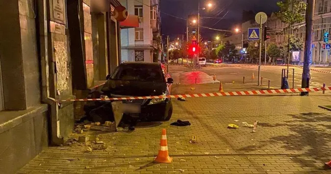 Жінка, яку збив працівник прокуратури у Києві, померла