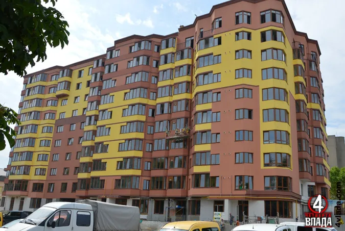 На чиновників Луцькради відкрили кримінал через скандальну багатоповерхівку
