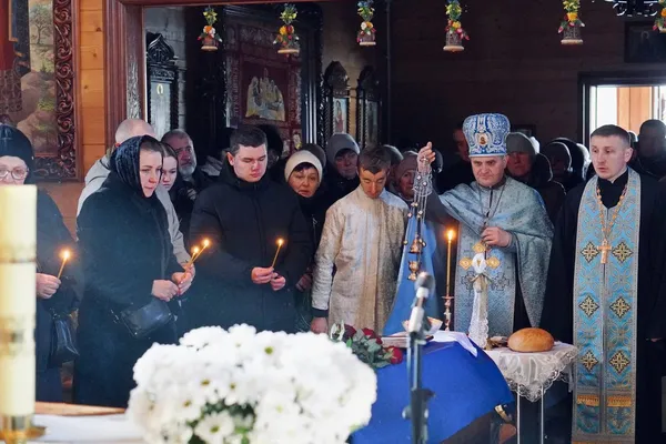 Навіки 49: на Волині попрощалися із захисником Олександром Денисюком (фото)