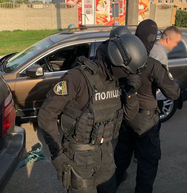 У Луцьку на хабарі затримали полковника (фото)