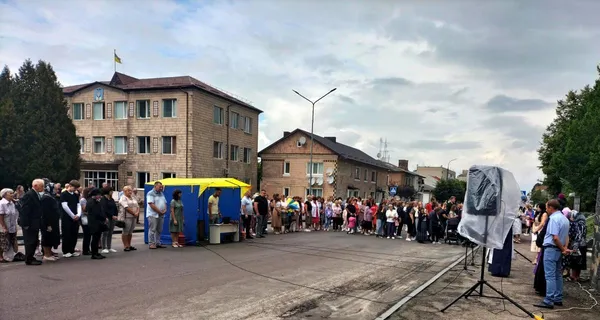 У місті на Волині відкрили стелу пам'яті про загиблих Героїв (фото)