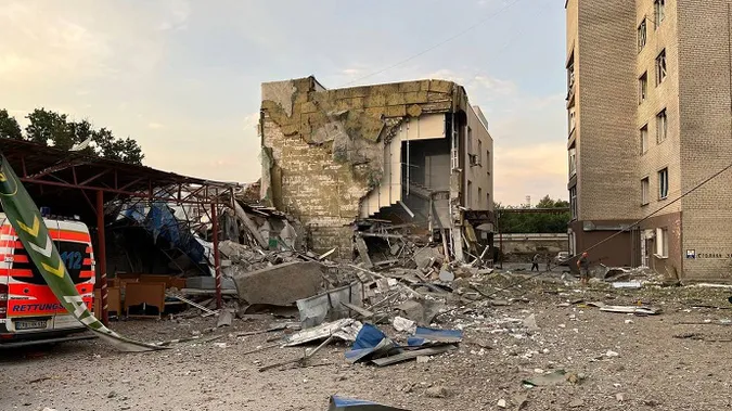 У Миколаєві росіяни посеред ночі вдарили по житловому кварталу