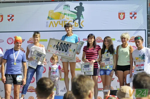 «Лучеськ півмарафон 2016»: спека, втома та щасливий фініш (фоторепортаж)