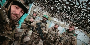 Поліцейських із Волині, які воюють на передовій, відзначили високими нагородами (фото)