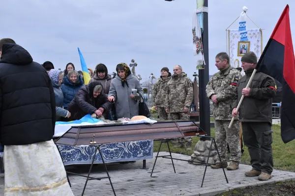 Назавжди 41: на Волині попрощалися з воїном Володимиром Солтисом (фото)