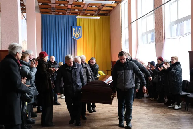 У Луцьку попрощались з видатним музикантом Товієм Рівцем (фото)
