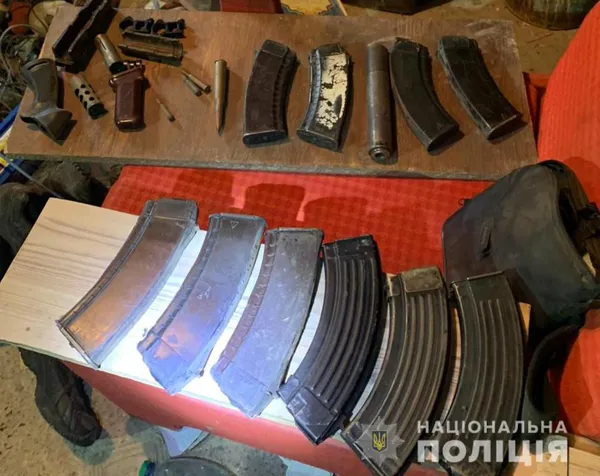 Волинянин зберігав вдома зброю і боєприпаси (фото)