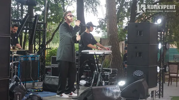 Дискотека, жарти та подарунки: у Луцьку відсвяткували Makis Fest*
