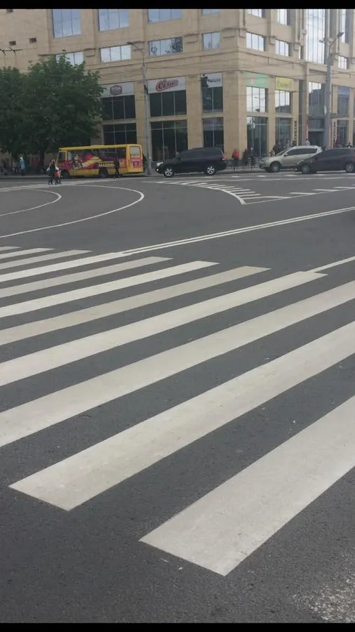 На вулицях Луцька буде розмітка, яка світитиметься вночі 