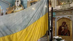 У храмі на Волині знайшли синьо-жовтий прапор, який берегли майже 100 років (фото)