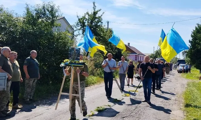 На Волині попрощалися з воїном Миколою Кузнєчихіним