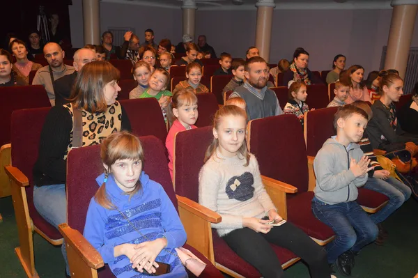 Новорічна казка та подарунки: луцький меценат влаштував свято для 200 дітей (фото)