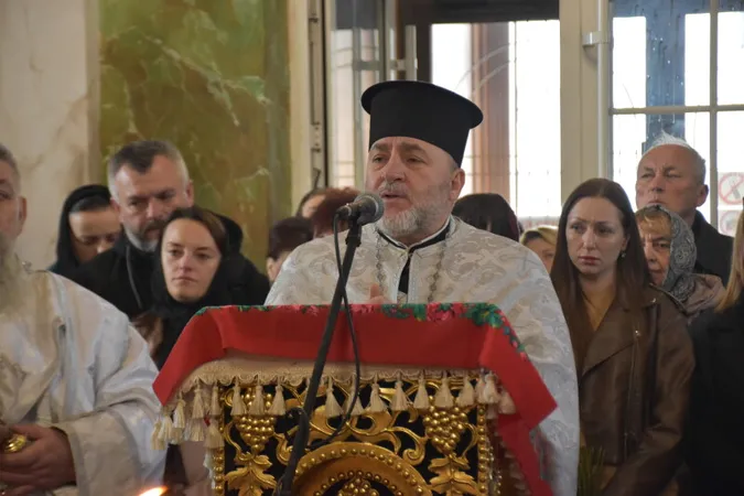 Навіки додому: Луцьк попрощався з двома мужніми воїнами – Анатолієм Андрусиком та Богданом Новосадом