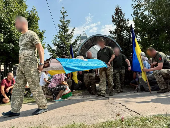 На Волині попрощалися із загиблим захисником Михайлом Левчуком (фото)
