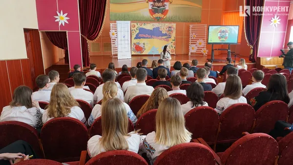 Вперше в Україні: луцьких школярів навчатимуть амбасадори омбудсмена (фото)