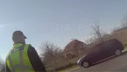 На Волині патрульні допомогли терміново доправити травмованого чоловіка до лікарні (відео)