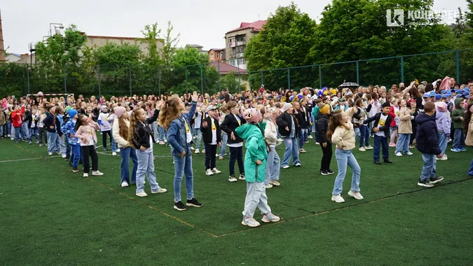 Останній дзвоник у Луцькому ліцеї №9: як це було (фото)