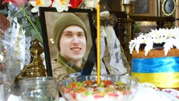 789 днів очікування: Рожище попрощалося з 21-річним кулеметником Іваном Бречком (фото)