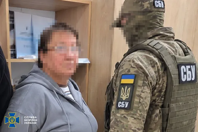 Фінансувала окупантів: на Волині затримали бухгалтерку з Луганщини, яка 3 роки була в розшуку