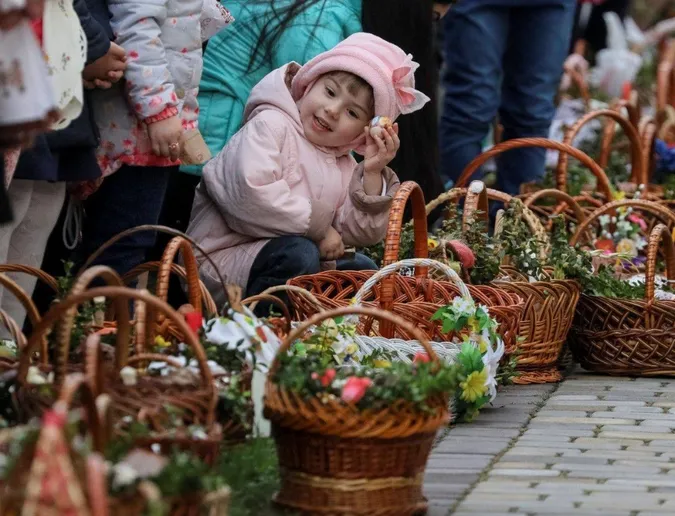 Великодній кошик: що покласти і чого святити не можна