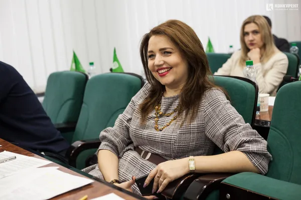 Із вогнем миру і співами: якою була остання в 2019 році сесія Луцької міської ради (фото)