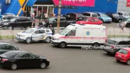 У Луцьку навпроти «Пакко» поліція охорони збила людину (фото)