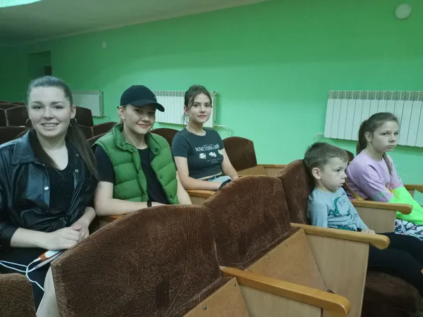 На підтримку ЗСУ: у Підгайцівській громаді влаштовують благодійні кіноперегляди (фото)