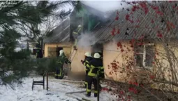 На Волині в пожежі загинув чоловік, його сусід – в лікарні (фото)