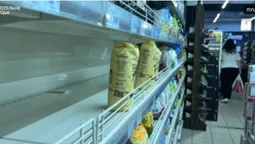 У Луцьку спорожніли полиці супермаркетів: чи є дефіцит круп і макаронів та як змінилися ціни (фото, відео)