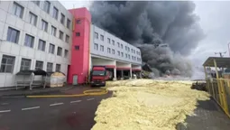 Під Києвом снаряд влучив у склад з монтажною піною (фото)