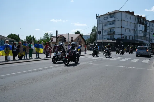 У місті на Волині відбувся автопробіг на підтримку військовополонених і зниклих безвісти (фото)