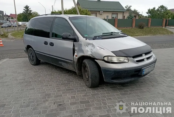 У Липинах мопед врізався у мінівен – травмувався водій двоколісного (фото)