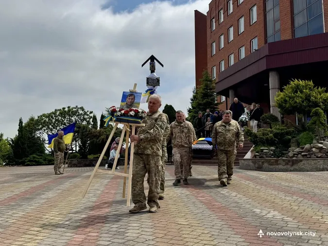 На Волині попрощалися з Героєм Олександром Грабовим (фото)